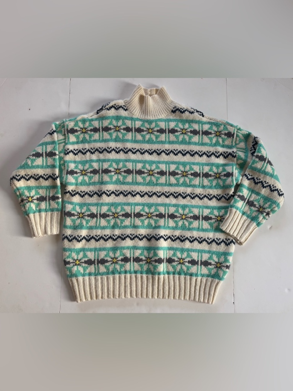 American Eagle Oversized Cream and Teal Fair Isle Mock Neck Sweater Medium